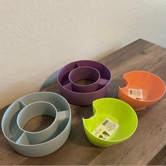 Target Bullseyes Playground
NWT Water Bottle Tumbler Bowl
Snack Holders Set of 4 - Picture 3 of 3